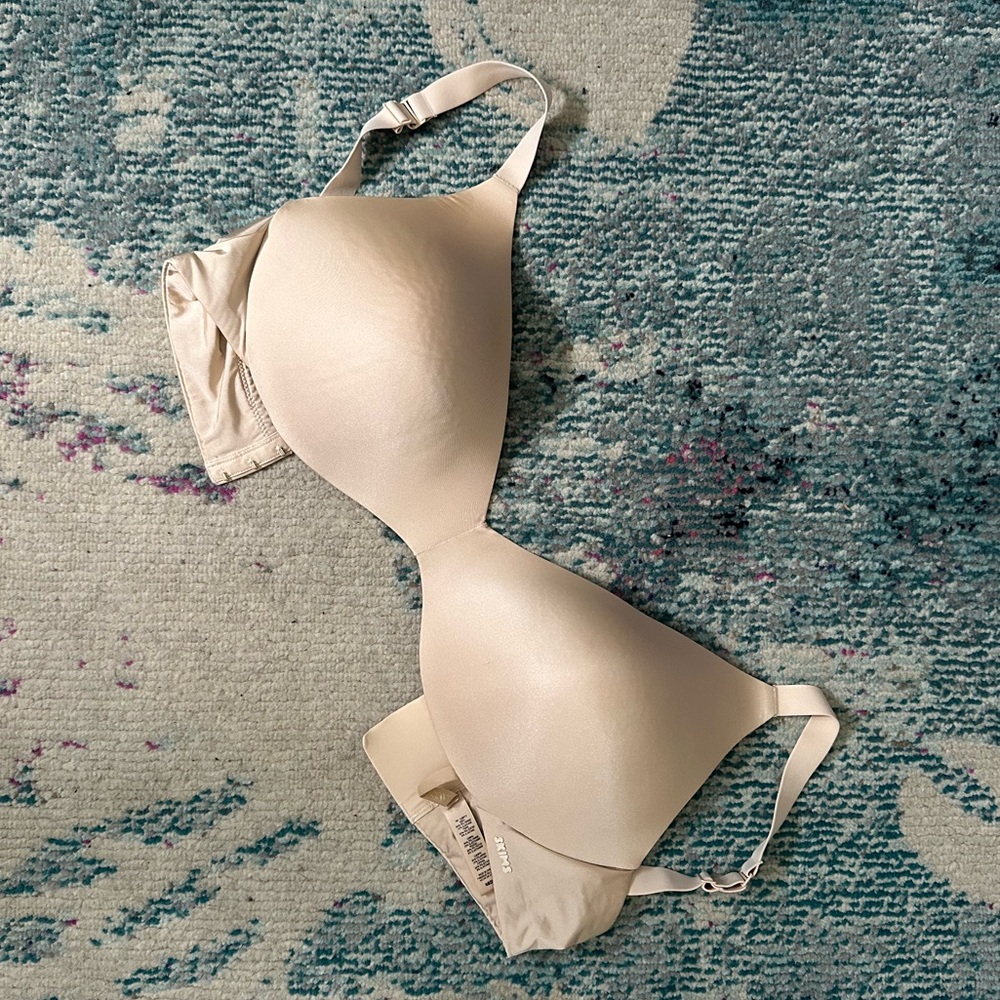 BNWOT skims seamless everyday bra🫶